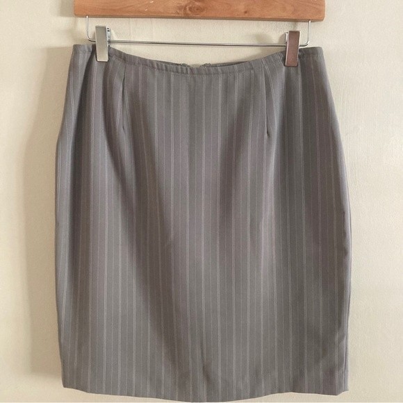 HALSTON vintage green 2-piece skirt and suede vest suit set - Picture 2 of 12